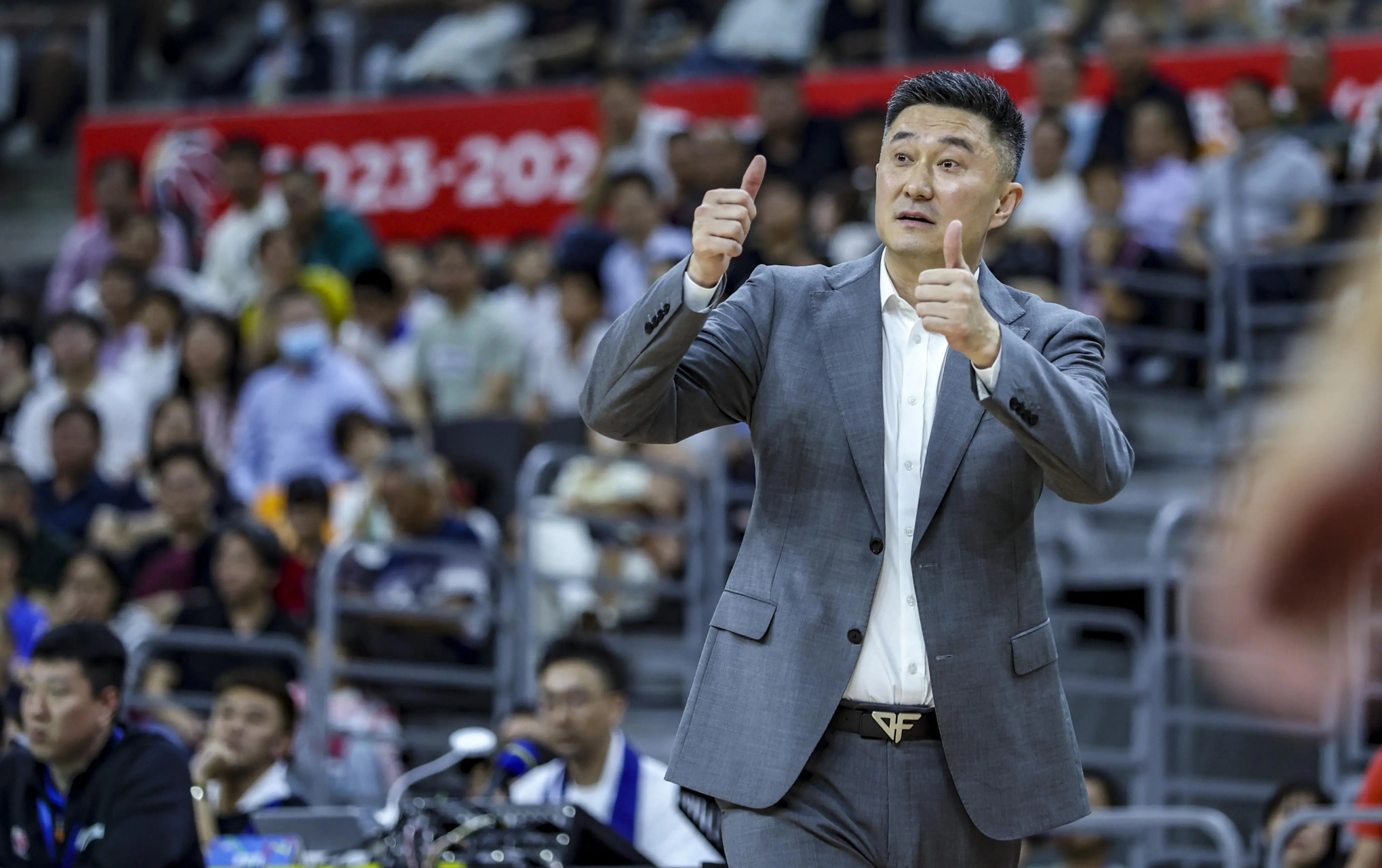 关于闭关策略奏效，球队晋级CBA季后赛，晋级关键赛的信息