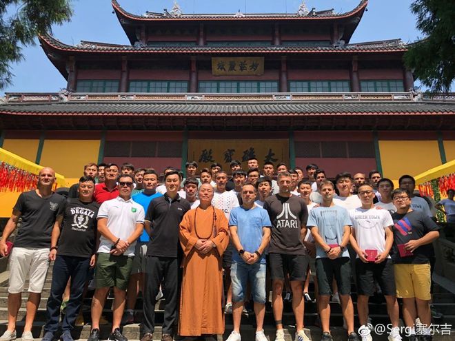 青岛黄海客场大胜浙江绿城，取得开门红的简单介绍