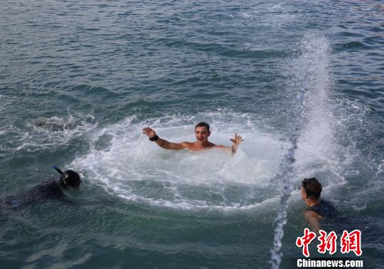 包含俄罗斯跳水选手惊艳亮相，获得亚军的词条