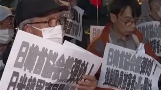 包含哈化支持者呐喊抗议，要求俱乐部改革的词条